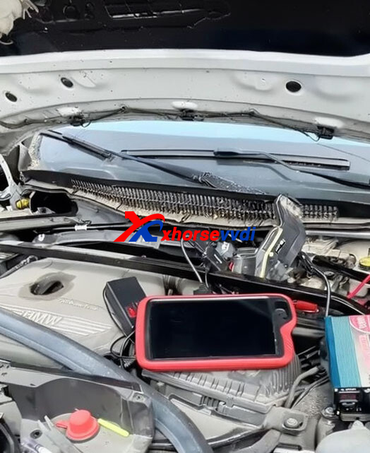 Xhorse VVDI Key Tool Plus успешно считал заблокированный BMW B48 DME