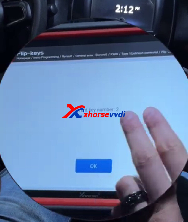 xhorse-key-tool-plus-add-renault-kwid-flip-key-8 